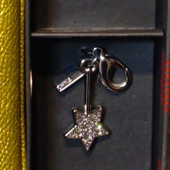 COACH Lg Wristlet w/ Charms Wizard of Oz Box Set - Picture 4 of 8